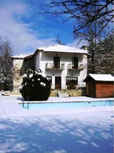 Apartamento Agrampeli Mega Chorio Exterior foto